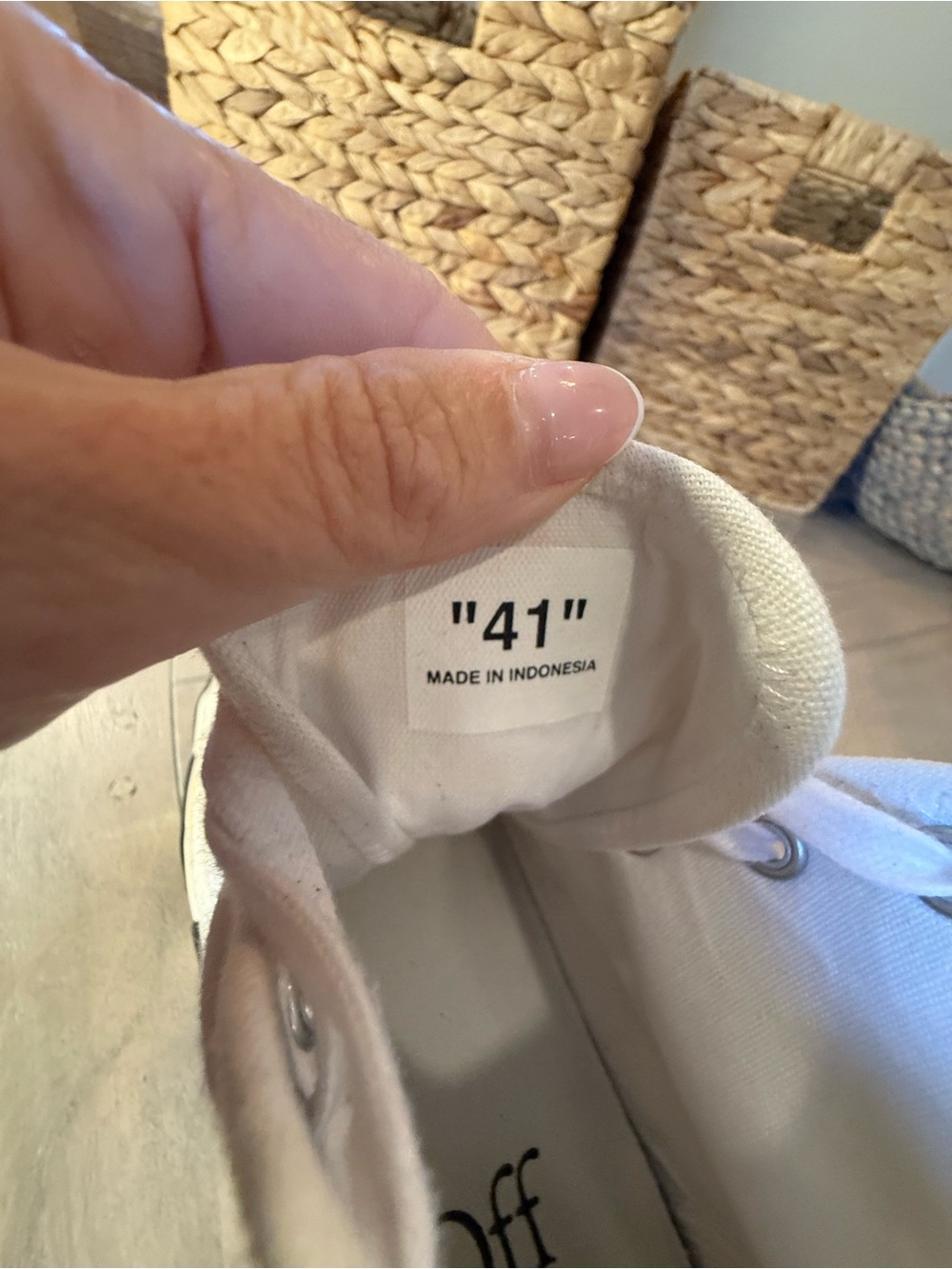 White High-Top Sneakers with Black Arrow Graphic - Picture 10 of 11